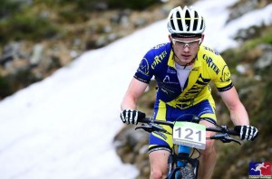 Schnee und kurzes Radtrikot ...