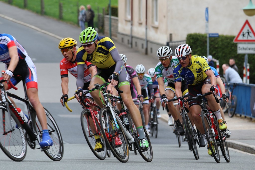 Martin Knape hält sich Spitze im Elitefeld 