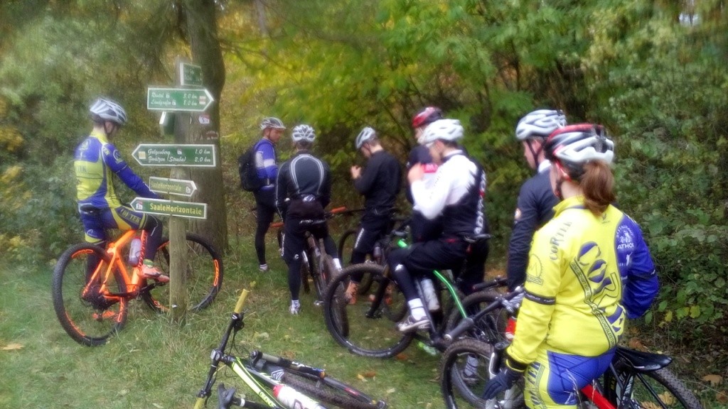 Trainer Sebastian erklärt ein paar Basics