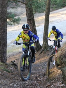 Fabian und Marlon im Wald