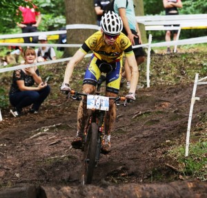 Julian Schnürer im Downhill