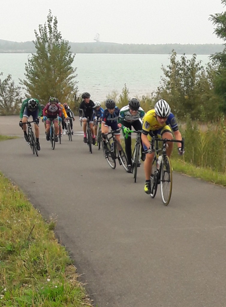 Freddi attackiert am Berg