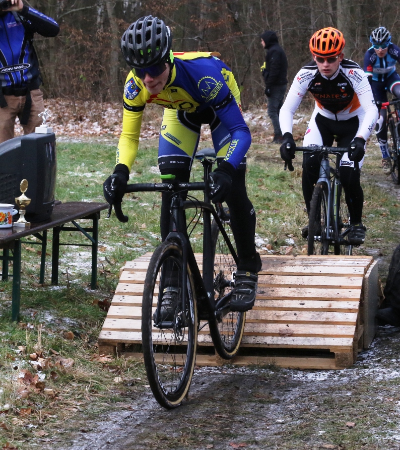 ohan macht nach langer Krankheitspause sein erstes Rennen beim Cross in Erfurt