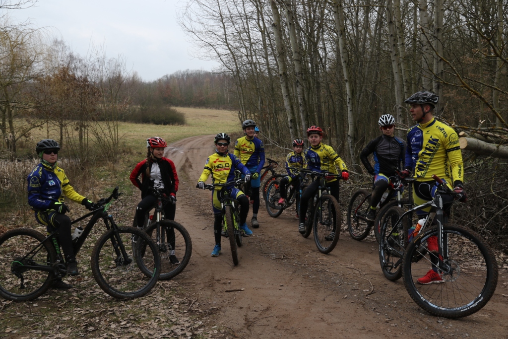 Die Trainingsgruppe unter Anleitung von Florian tschitschmann