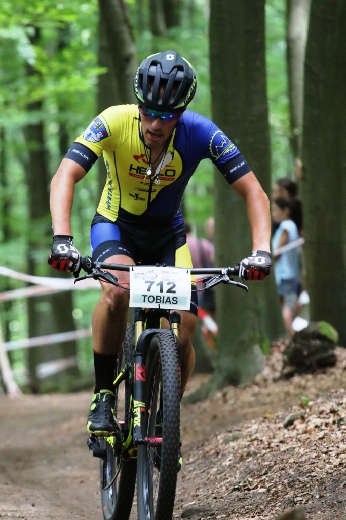 Tobi fährt auf Acht  