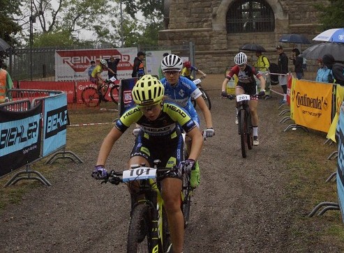 Nina Benz und Felicitas Geiger im Damenrennen